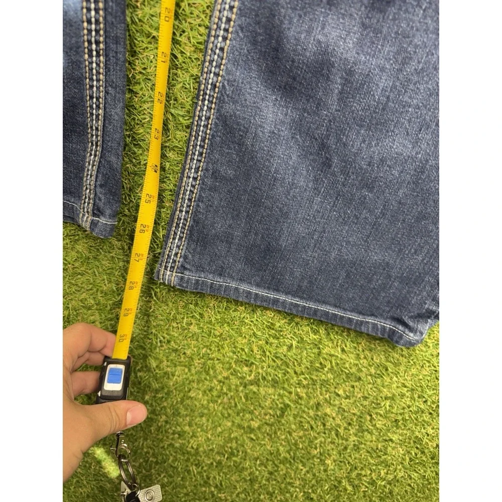 Buckle shop confidence